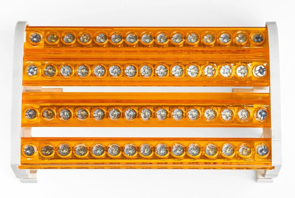 Шина на DIN-рейку в корпусе (кросс-модуль) 4х15 (PR08.32834)